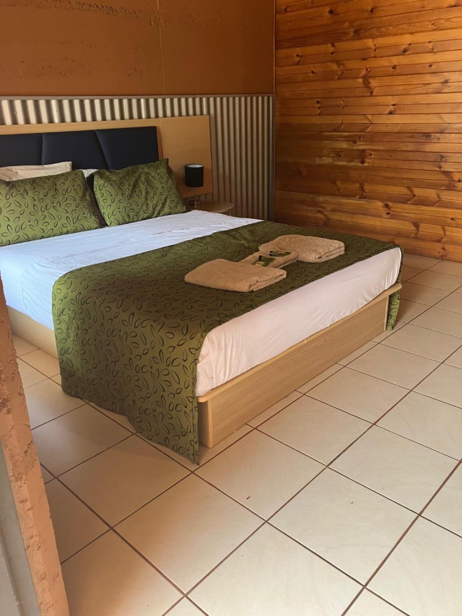 Mataranka Territory Manor Motel & Caravan Park المظهر الخارجي الصورة